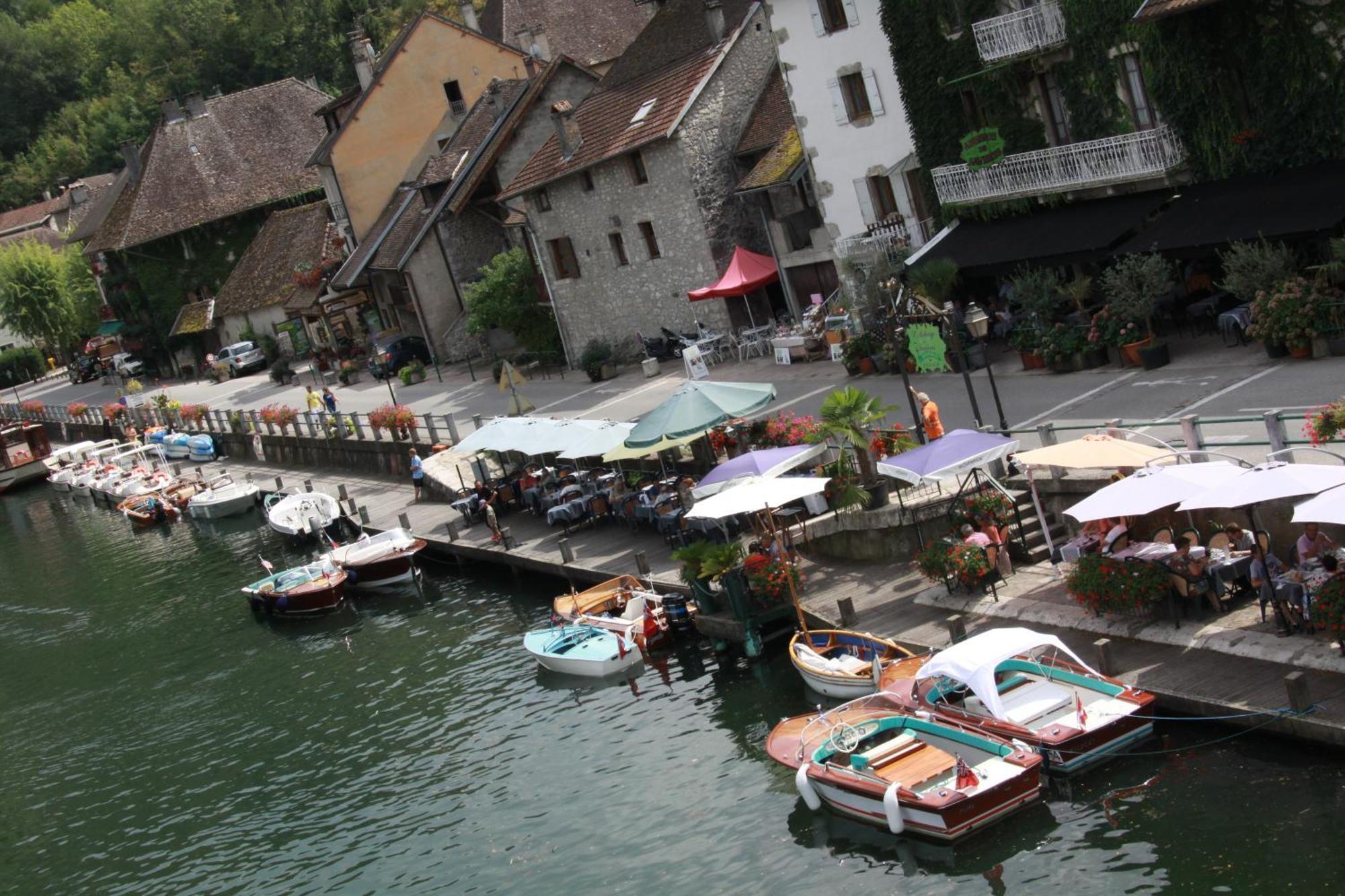 Le Doux Nid Bed & Breakfast Chanaz Dış mekan fotoğraf